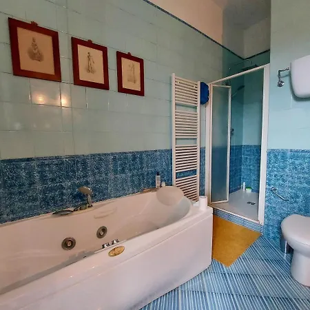 Дом отдыха Sprawling Holiday Home In Marsciano With Private Pool *