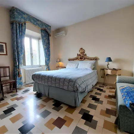 Дом отдыха Sprawling Holiday Home In Marsciano With Private Pool